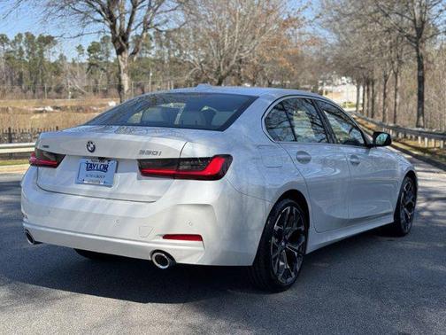 2025 BMW 330 i xDrive