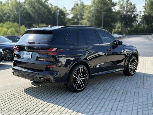 2025 BMW X5 M60i
