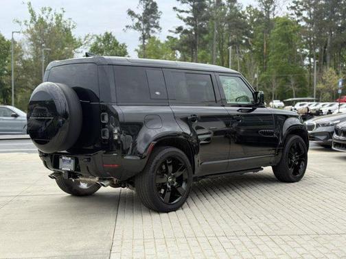 2024 Land Rover Defender 110 V8