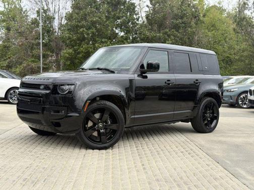 2024 Land Rover Defender 110 V8