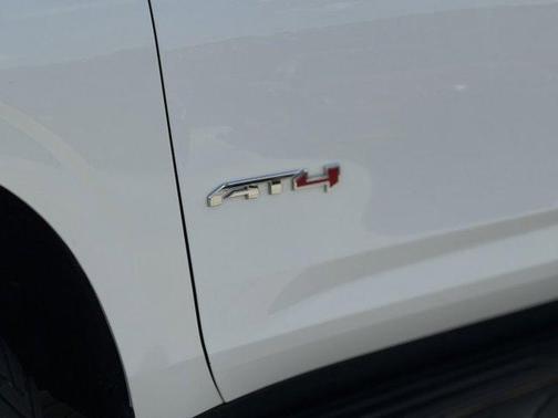 2023 GMC Yukon 4WD AT4