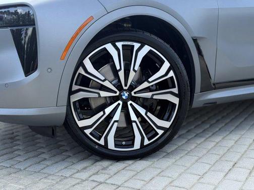 2026 BMW X7 M60i