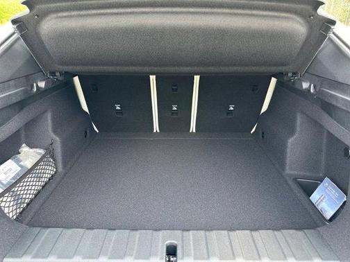 Alpine White 2026 BMW X2 xDrive28i