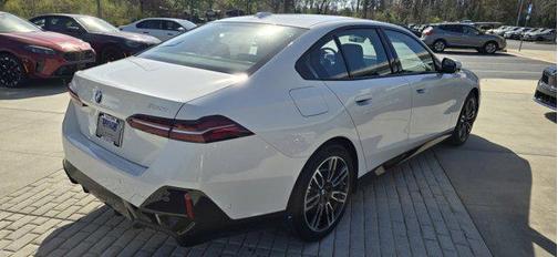 Alpine White 2026 BMW 530 530i