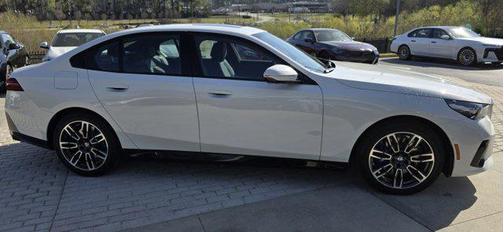 Alpine White 2026 BMW 530 530i