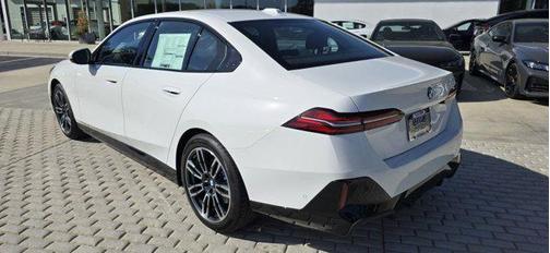 Alpine White 2026 BMW 530 530i