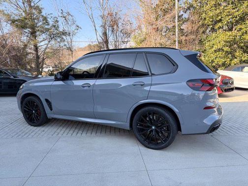 2024 BMW X5 M60i