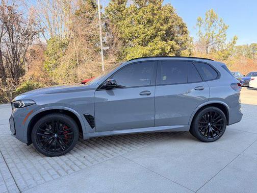2024 BMW X5 M60i
