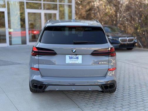 2024 BMW X5 M60i
