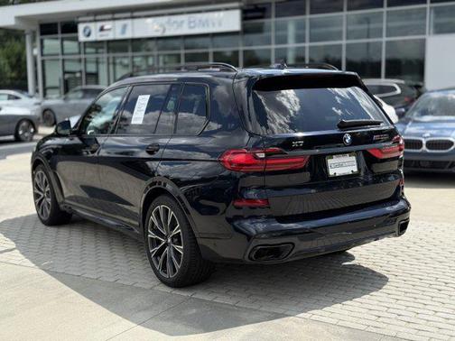 2022 BMW X7 M50i