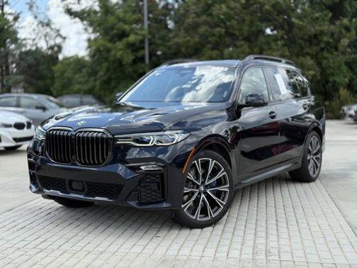 2022 BMW X7 M50i