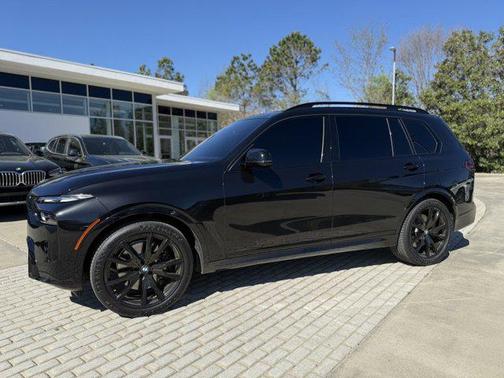 2024 BMW X7 M60i