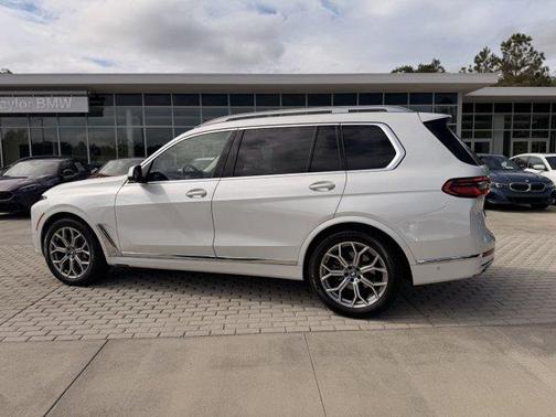 2025 BMW X7 xDrive40i
