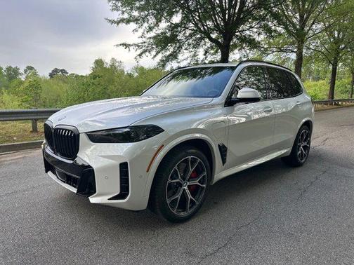 Mineral White Metallic 2026 BMW X5 PHEV xDrive50e