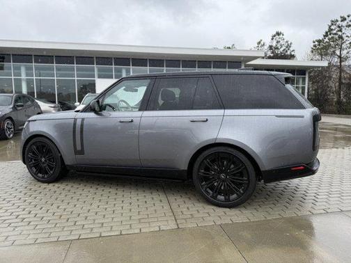 2023 Land Rover Range Rover P530 SE