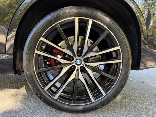 Black Sapphire Metallic 2023 BMW X5 M50i