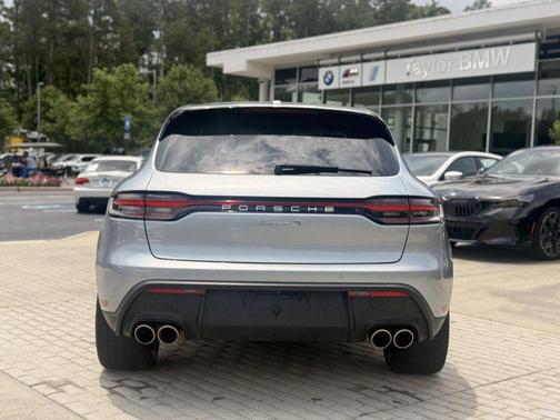 Dolomite Silver Metallic 2023 Porsche Macan Macan