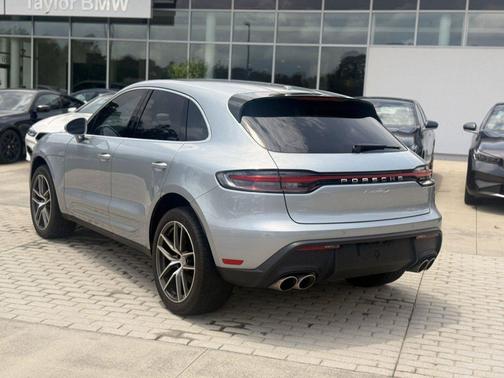 Dolomite Silver Metallic 2023 Porsche Macan Macan