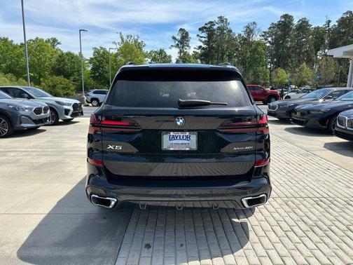 Black Sapphire Metallic 2024 BMW X5 xDrive40i