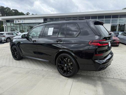 2024 BMW X7 M60i