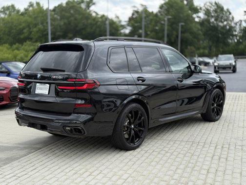 2024 BMW X7 M60i