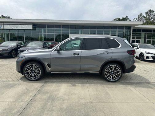 Skyscraper Grey Metallic 2026 BMW X5 sDrive40i