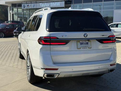 2026 BMW X7 xDrive40i