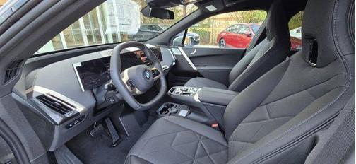 2026 BMW iX xDrive60