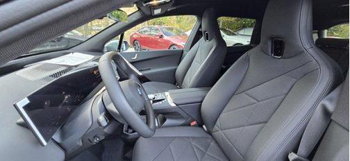 2026 BMW iX xDrive60