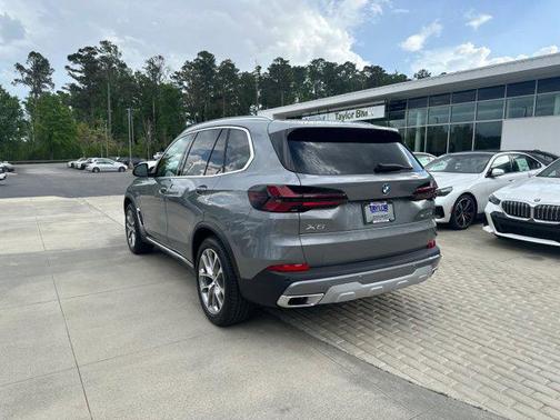 Skyscraper Grey Metallic 2026 BMW X5 sDrive40i