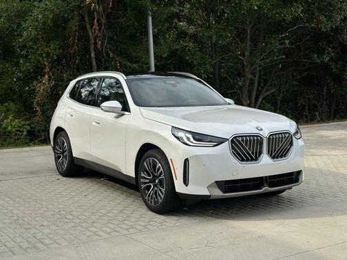 Mineral White Metallic 2025 BMW X3 30 xDrive