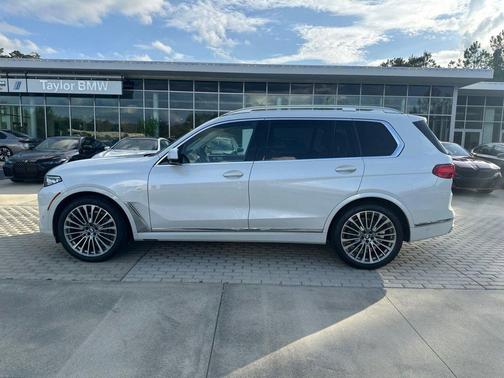 Mineral White Metallic 2020 BMW X7 xDrive40i