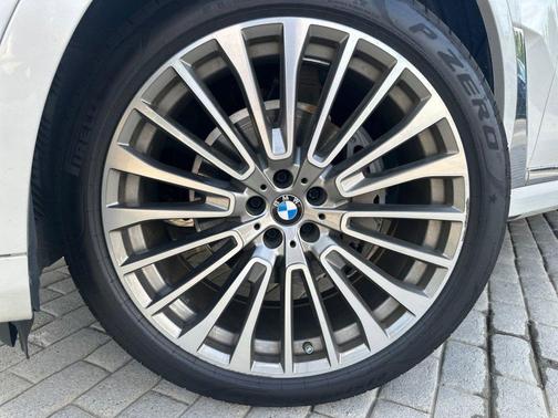 Mineral White Metallic 2020 BMW X7 xDrive40i