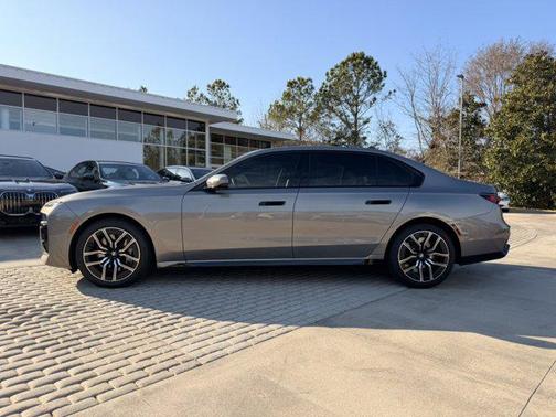 2023 BMW 760 i xDrive