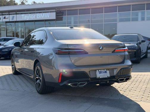 2023 BMW 760 i xDrive