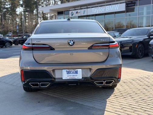 2023 BMW 760 i xDrive