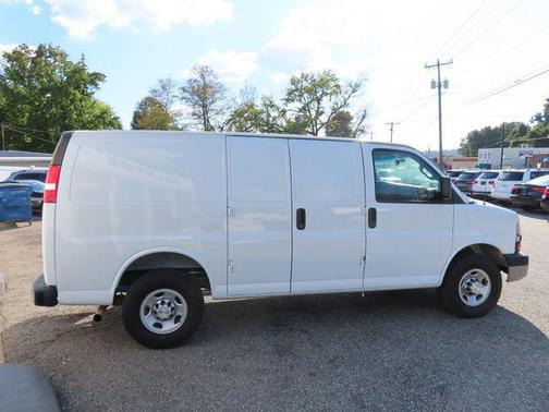 Summit White 2019 Chevrolet Express 2500 Work Van