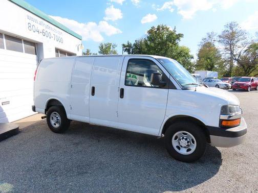 Summit White 2019 Chevrolet Express 2500 Work Van