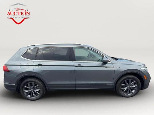 Platinum Gray Metallic 2022 Volkswagen Tiguan 2.0T SE 4MOTION