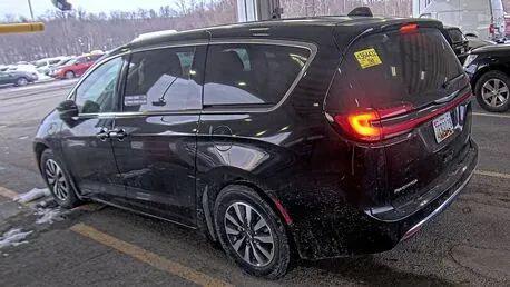 2024 Chrysler Pacifica Hybrid Select