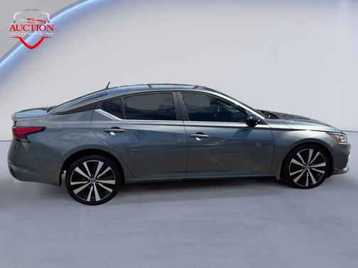 2020 Nissan Altima SR FWD