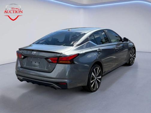 2020 Nissan Altima SR FWD