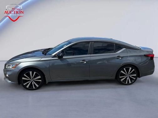 2020 Nissan Altima SR FWD