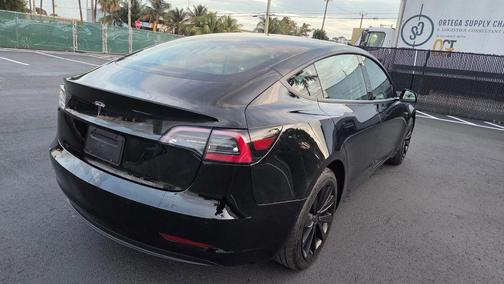 2022 Tesla Model 3 Standard Range