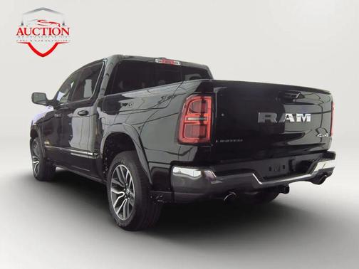 Diamond Black Crystal Pearlcoat 2025 RAM 1500 Limited