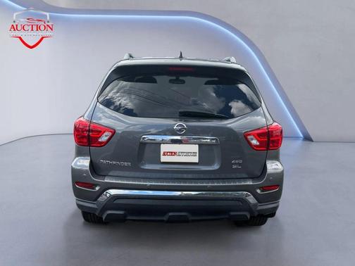 2017 Nissan Pathfinder SL