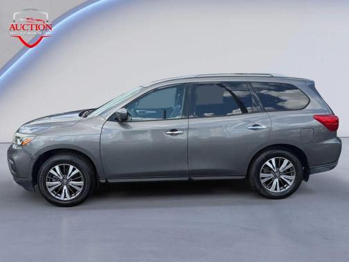 2017 Nissan Pathfinder SL