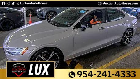 2024 Volvo S60 B5 Core Dark Theme