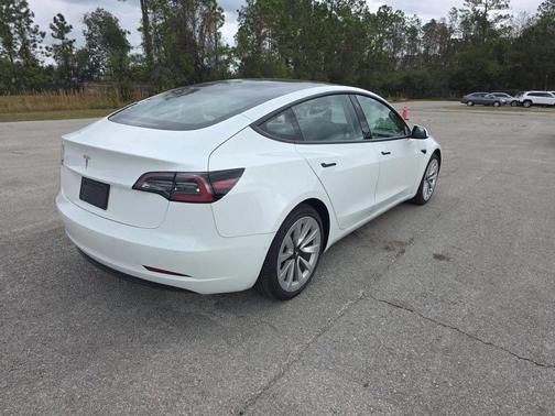 2022 Tesla Model 3 Standard Range