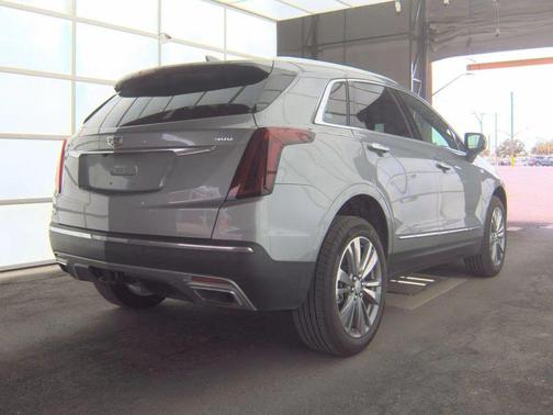 2025 Cadillac XT5 Sport
